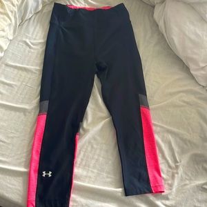 Never worn new without tags under armor capri workout leggings.